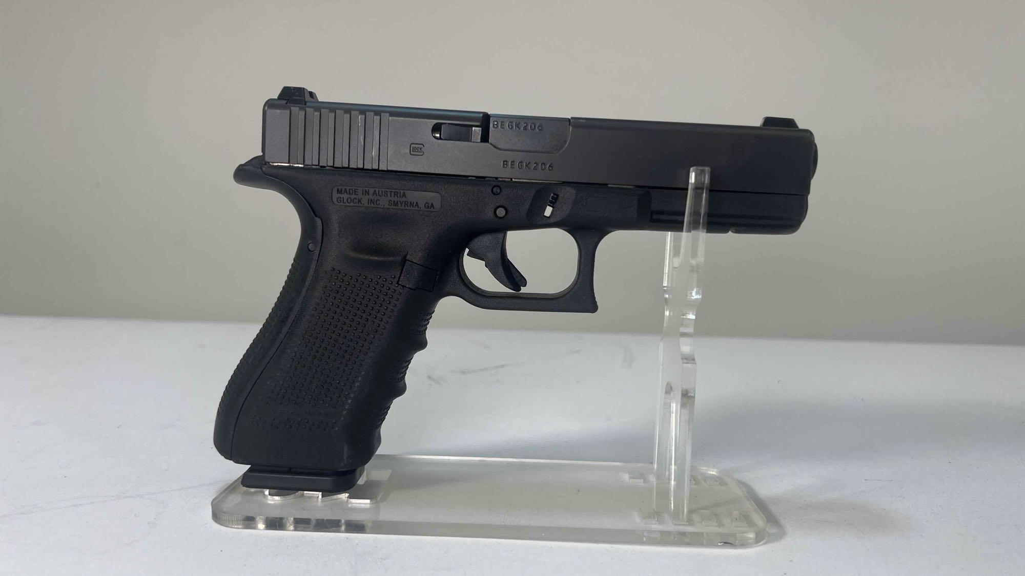 Glock 17 Gen 4 9MM Pistol thumbnail